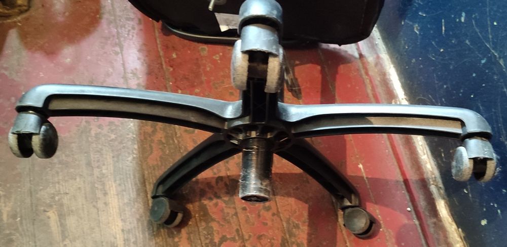 Кресло офисное под ремонт или на запчасти