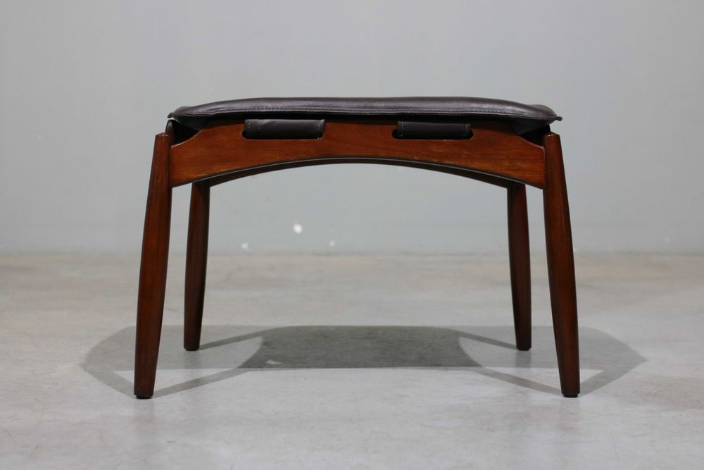 Poltrona + pousa pés design brasileiro