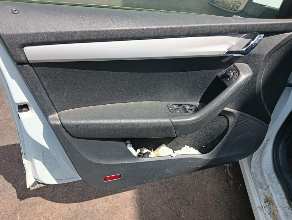 Chapeleira Da Mala Skoda Octavia