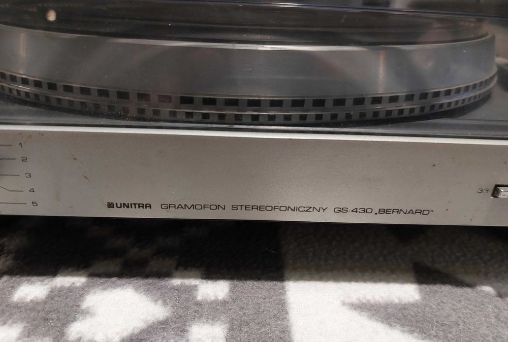 Wieża marki Unitra z 1987 roku.