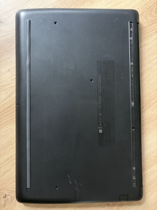Hp model 15 db1071nb, uszkodzony