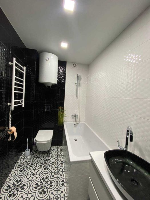 Продам 3 к кв новый капитальный ремонт Жуковского Киевский р-н ML