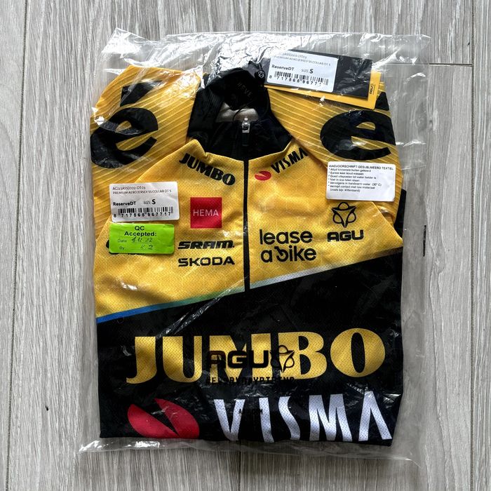 Велоформа Santini, велоджерси Rapha/Van Rysel, велотуфли Shimano