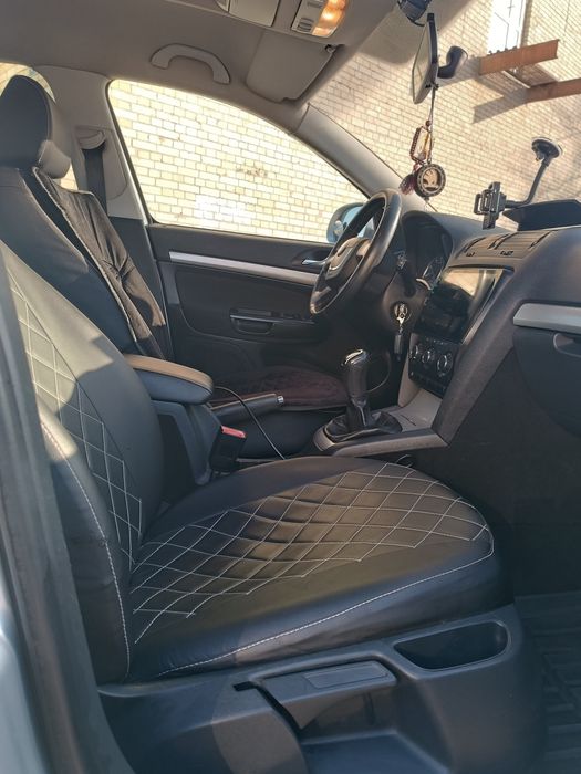 Автомобіль шкода