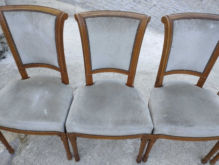 Conjunto de quatro cadeiras de jantar ou cozinha em bom estado