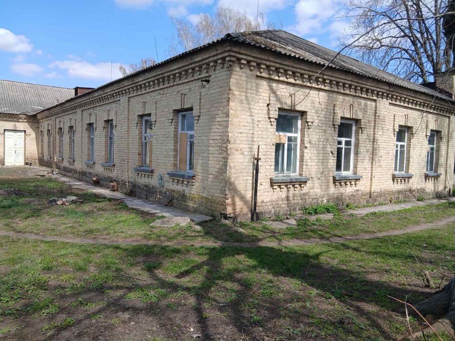 Продаж комерційного приміщення, площа 696 кв. м