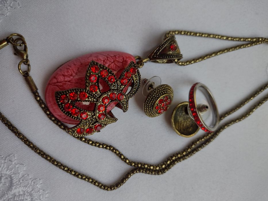 Komplet czerwone kryształki antyczne złoto kolczyki naszyjnik obr