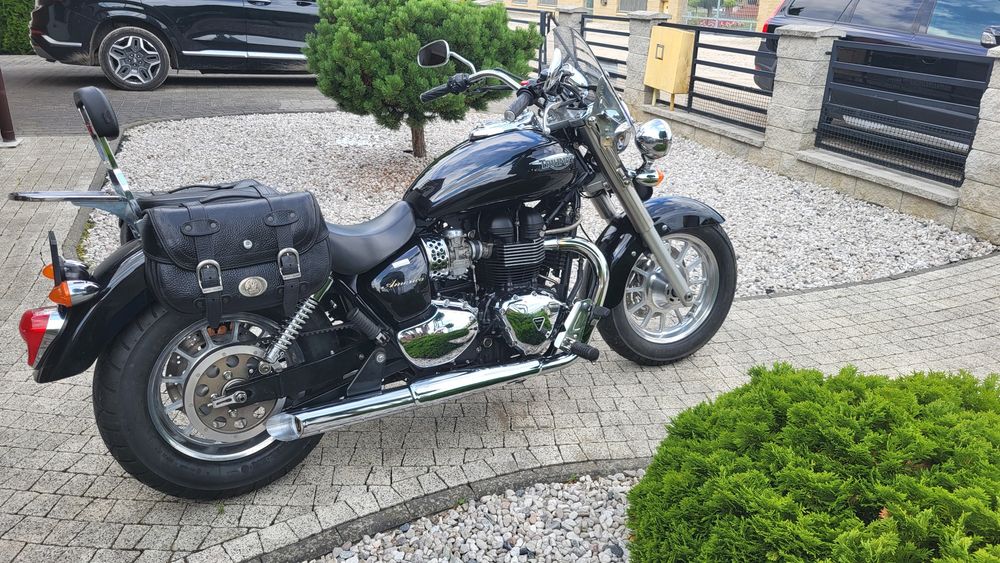 Triumph america 900