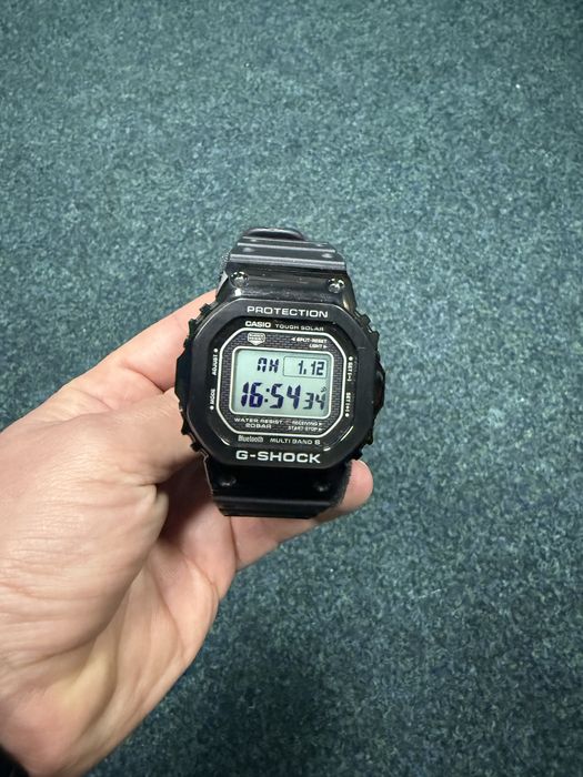 Продам Casio G- Shock GMW-B5000G - 1ER