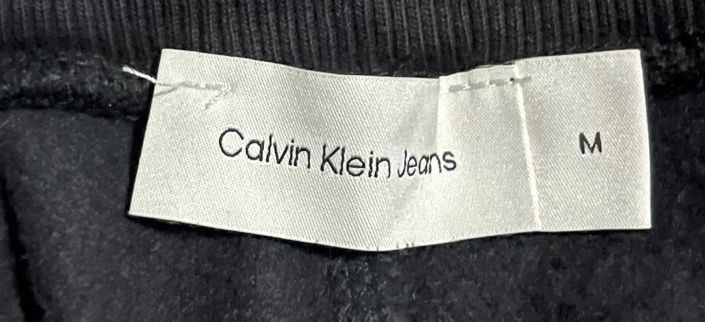 Vendo Calças Calvin Klein.