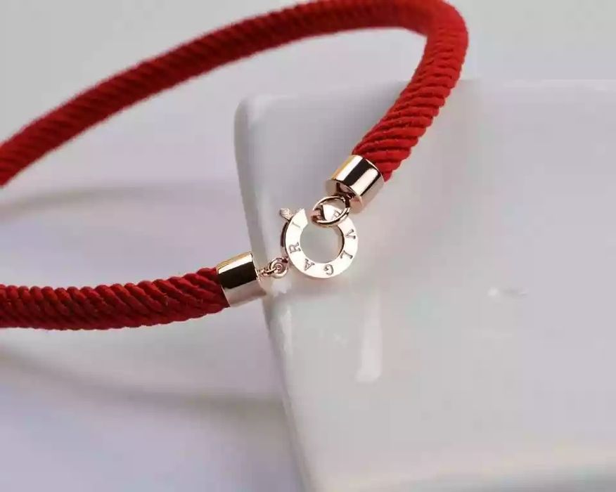 Браслет червона, чорна, бірюза  нитка булгарі. Красная нить