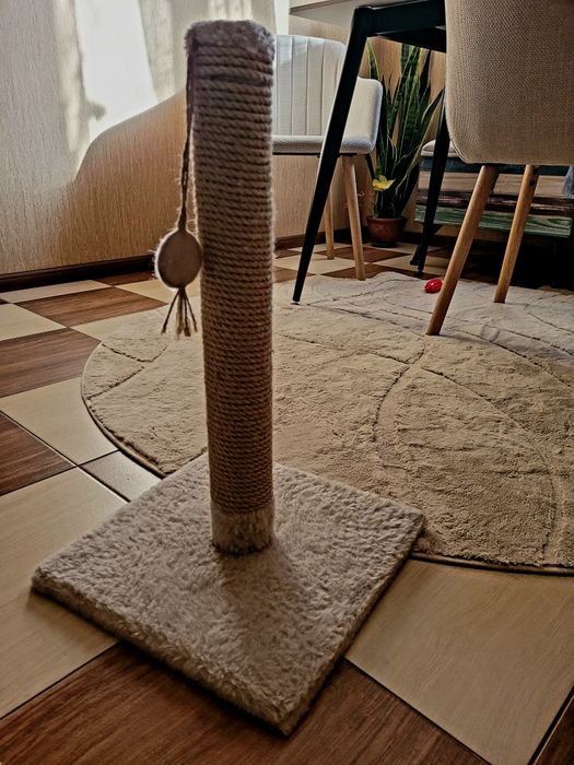 Когтеточка, дряпка  для котів вертикальна, хутрова, джутова