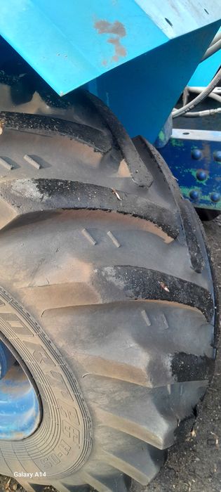 Трактор т 150 та інвентар до нього