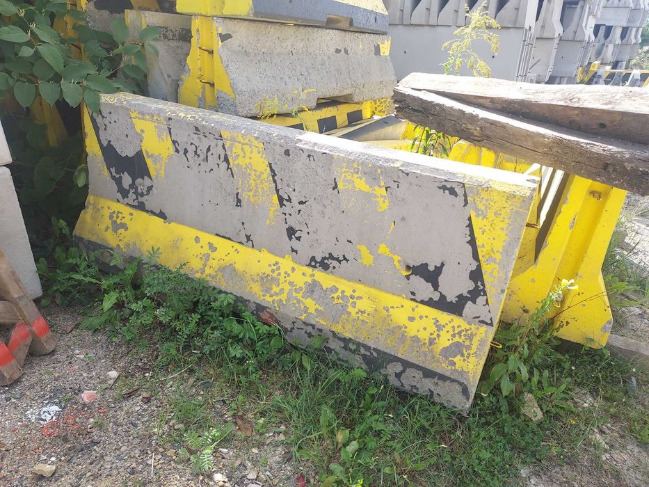 Bariery betonowe używane dwustronne malowane