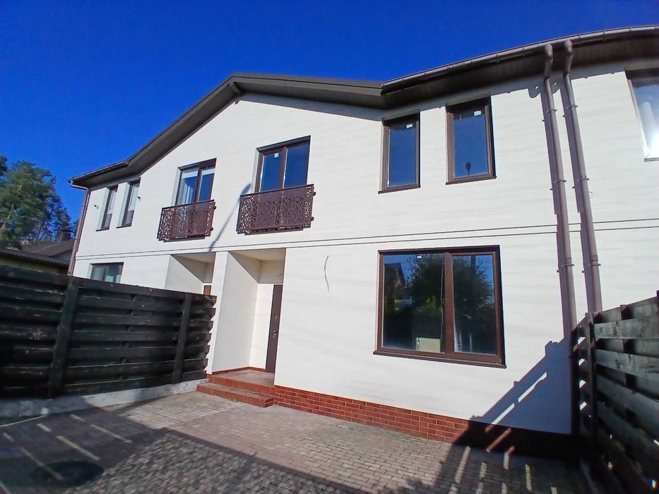 Таунхаус в затишному місці Ірпеня. Поруч школа і дитсадок.