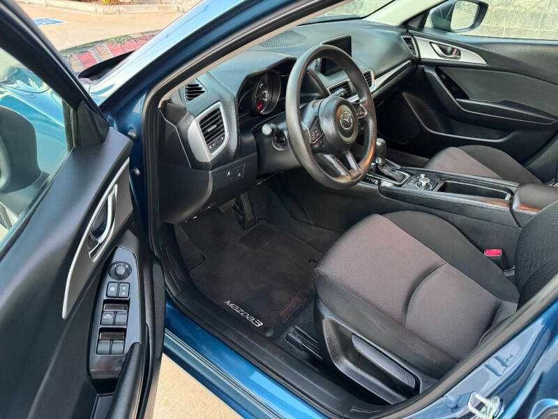 2017 Mazda 3 Sport