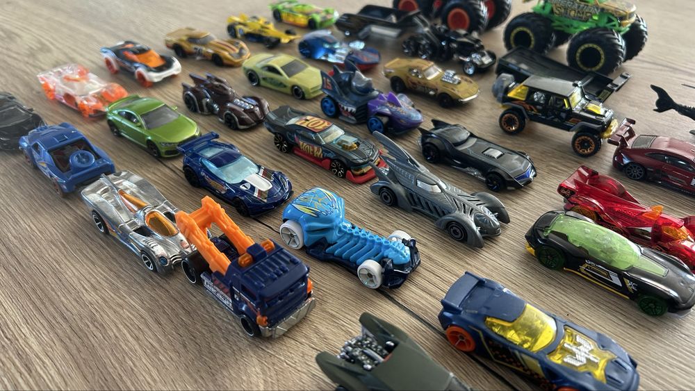 Samochodziki Hot Wheels Mattel 30 szt
