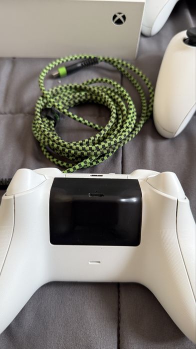 Xbox Serie S - 512 GB SSD + 2 Comandos + Headset + Monitor AOC