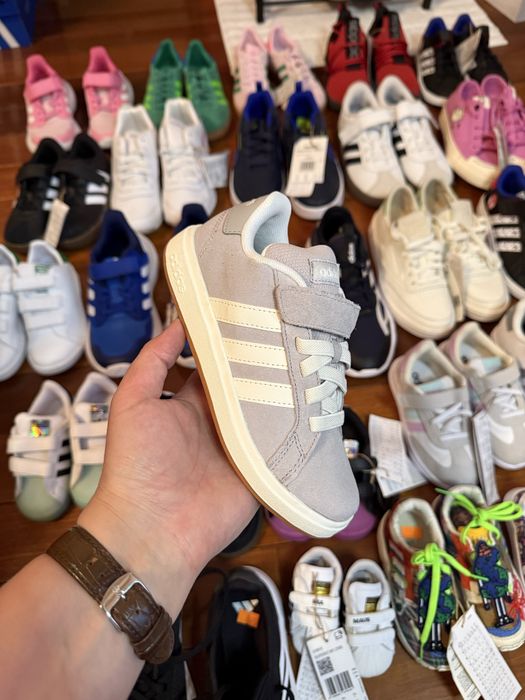 Лот оригінальних дитячих кросівок Adidas Reebook ОПТ ГУРТ Розміри від 0 до 36