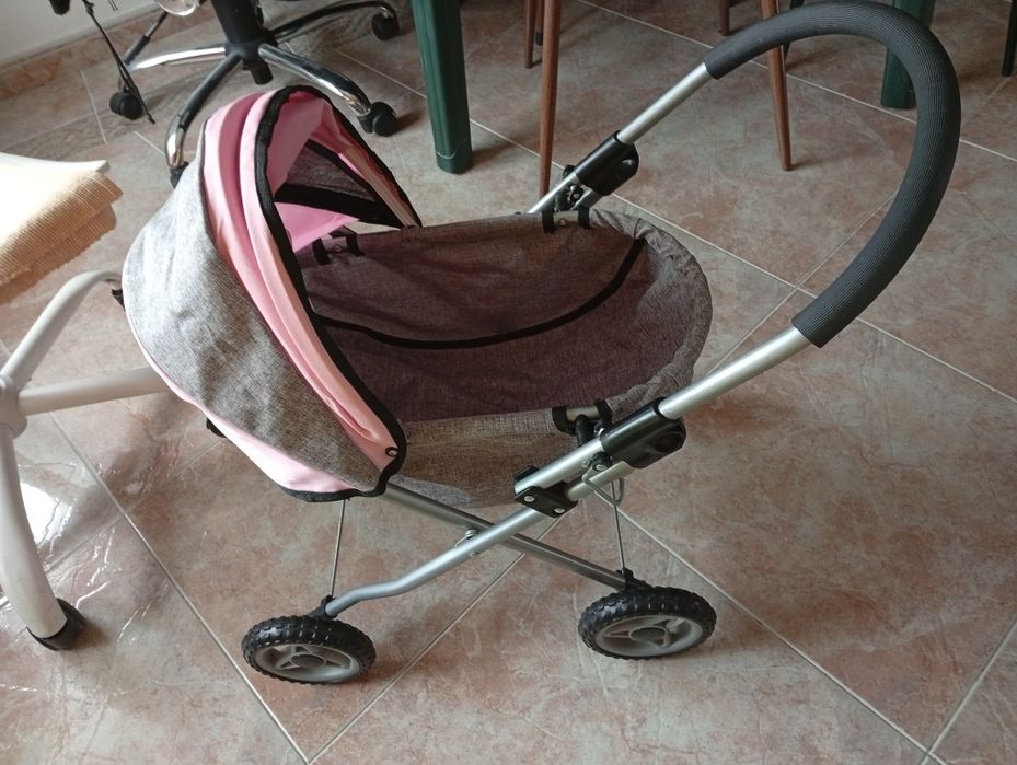 Brinquedo carrinho de bebé para criança
