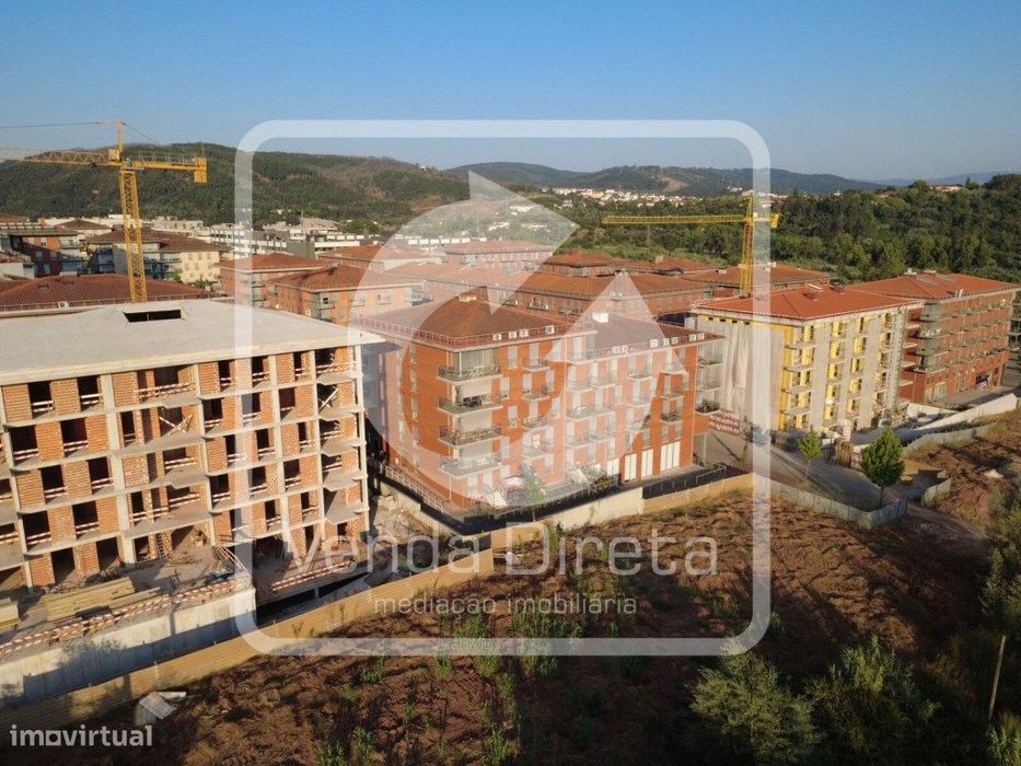 Apartamento T3 com 156 m², Terraço Amplo e Garagem | Santo António ...