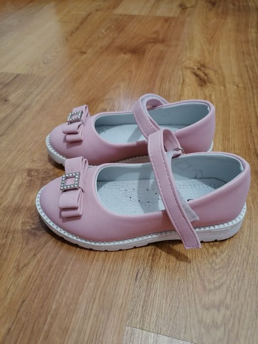 Продам туфельки для дівчинки