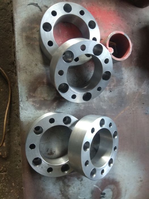 Проставки  на УАЗ  Сузуки Ниссан для выноса колес