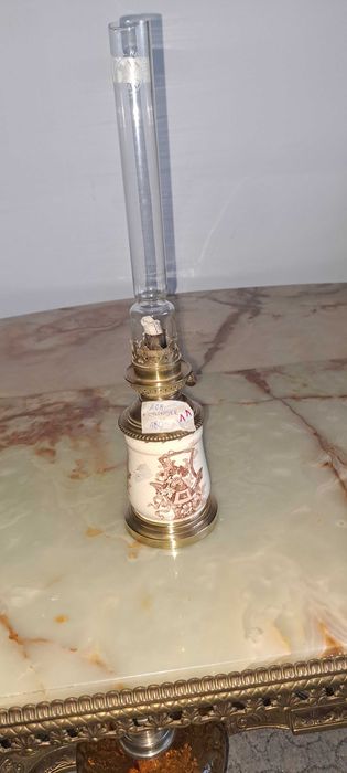 Kufelek koloru bez w brązowy wzór kwiatowy