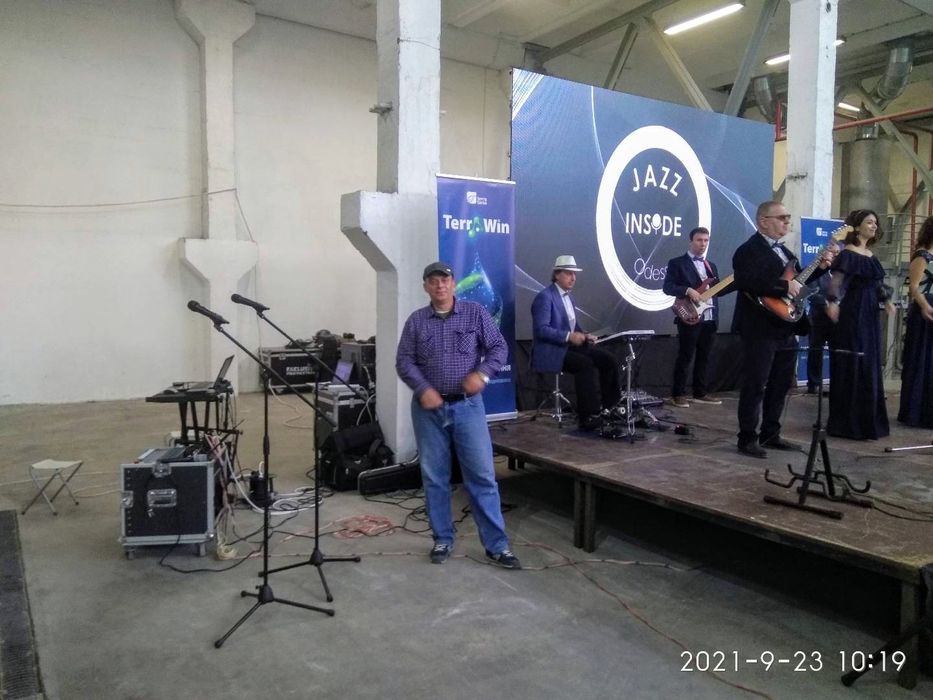 Музичний супровід Музика і Тамада  послуги Dj диджей та ведучий.