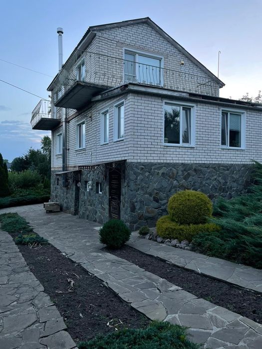 Продаж сучасного будинку
