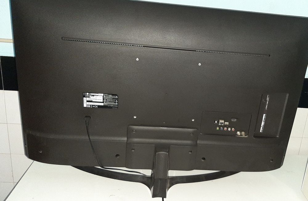 Vendo está tela em condições razoáveis