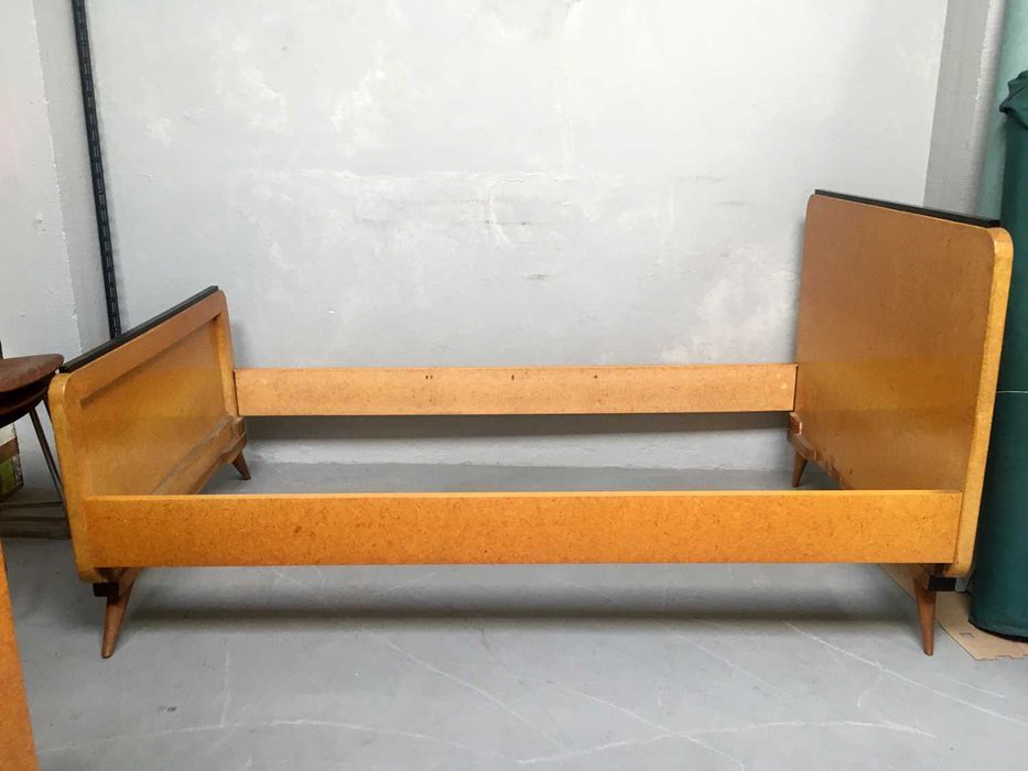 Cama solteiro largo vintage