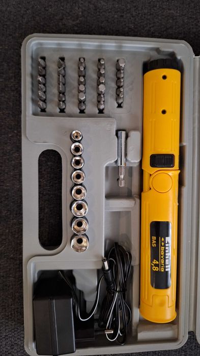 Aparafusadora Einhell 4,8v (sem bateria)