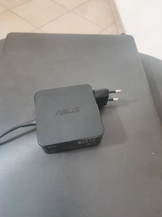 Portátil ASUS usado