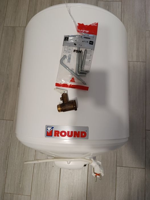 Бойлер  в робочому стані, у використанні був 3 роки.