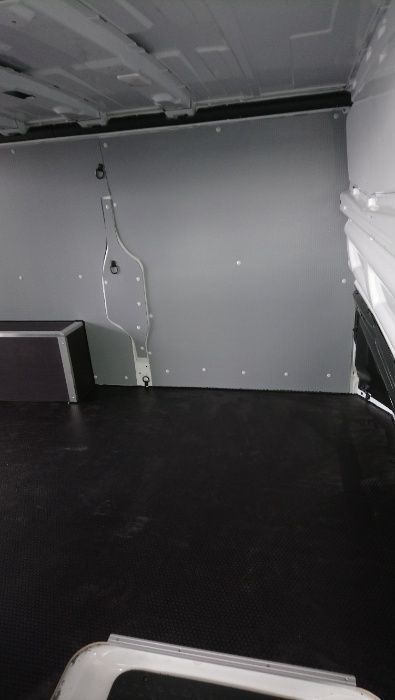 Renault Trafic L2H1 Profesjonalne zabudowy aut dostawczych