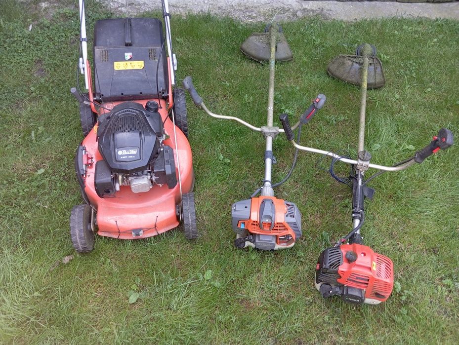 Koszenie trawy kosa spalinowa, kosiarką