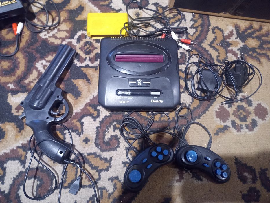Продам приставку Dendy.
