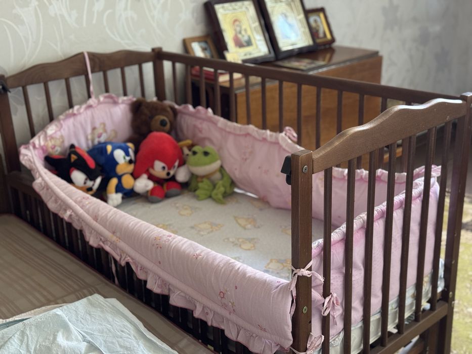 Продам кроватку-маятник.