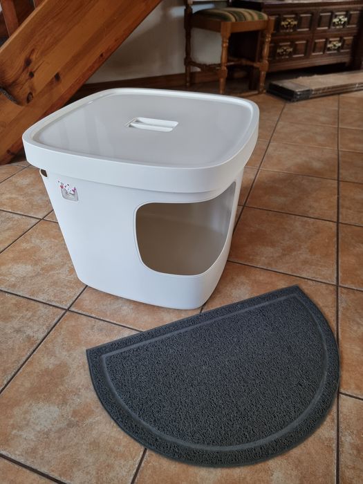 Kryta kuweta dla Kota + wycieraczka