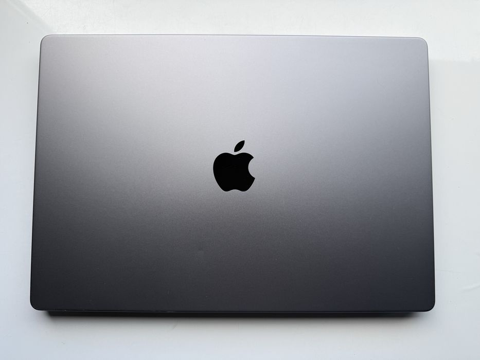 MacBook Pro 16,2” z 2021 r., M1 Pro, 16 GB RAM 89% Kondycja
