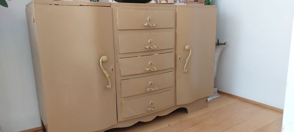 Vendo móveis em bom estado.