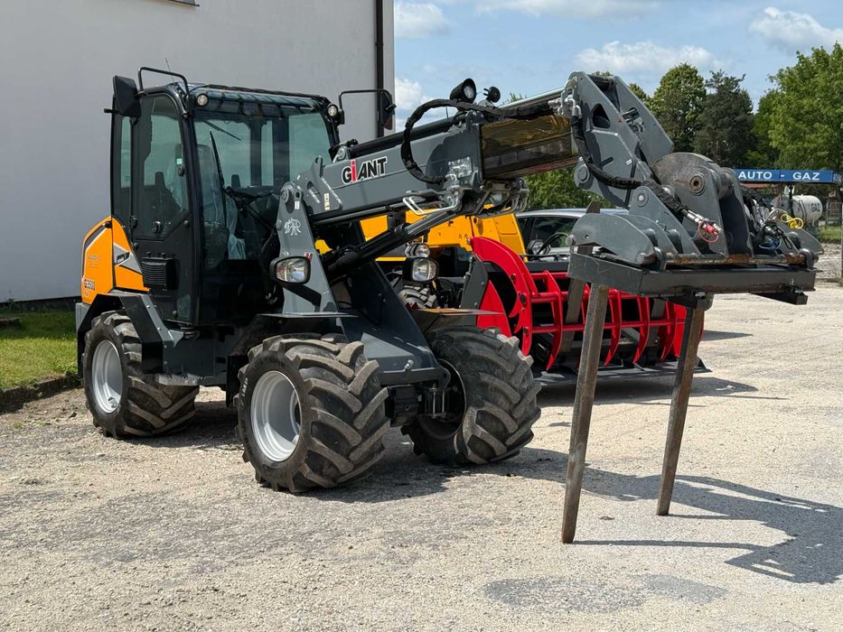 Giant G3500 Tele 3t/4m ładowarka przegubowo-teleskopowa Schaffer jcb