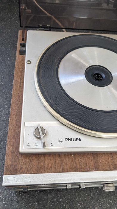 Вініловий програвач Philips 22-GF-560