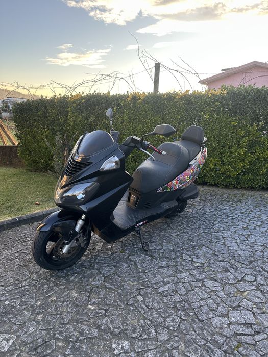 Scooter DAELIM 125