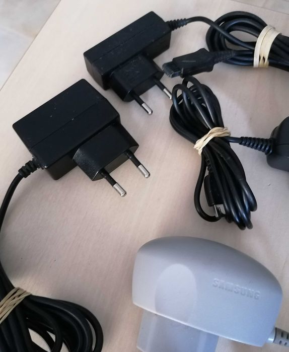 Carregadores de telemóveis antigos, lote por 10€