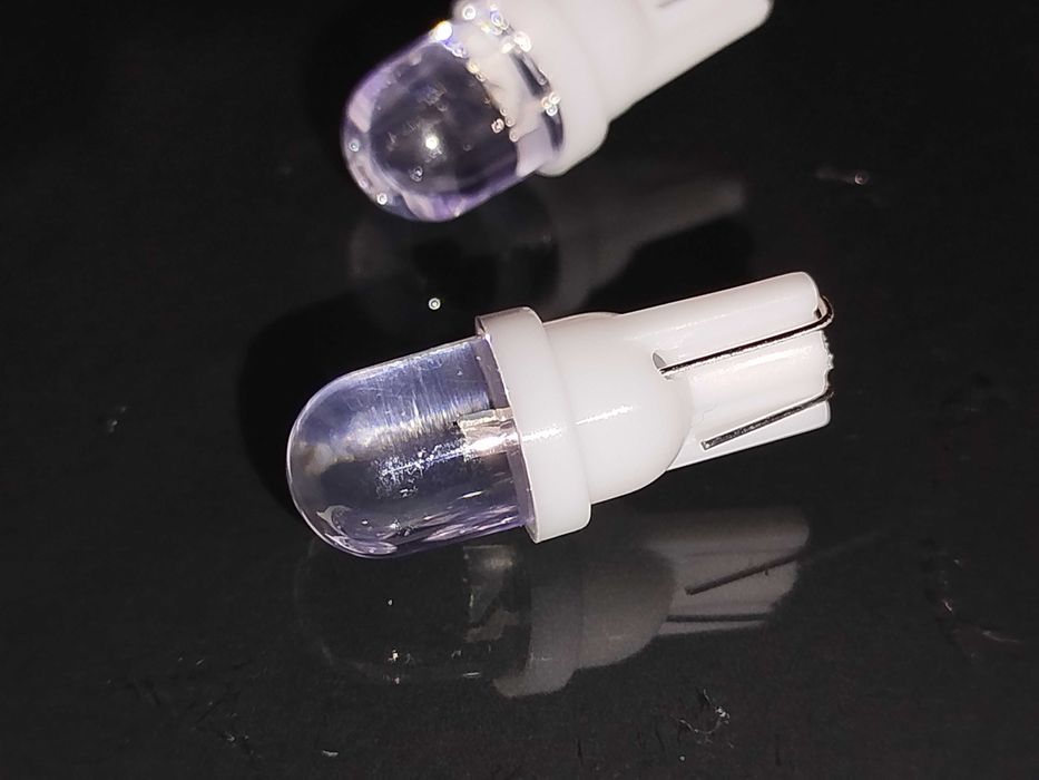 Світлодіодна лампочка в покажчик  поворот автомобіля