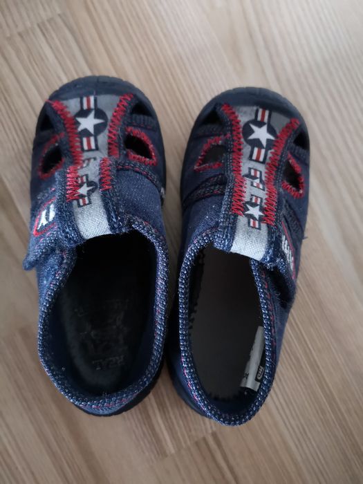 Kapcie kolor niebieski jeans wysokie