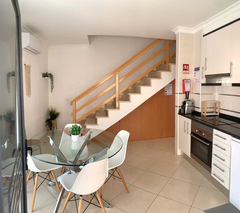 T2 Duplex em Manta Rota a 250 metros da praia.