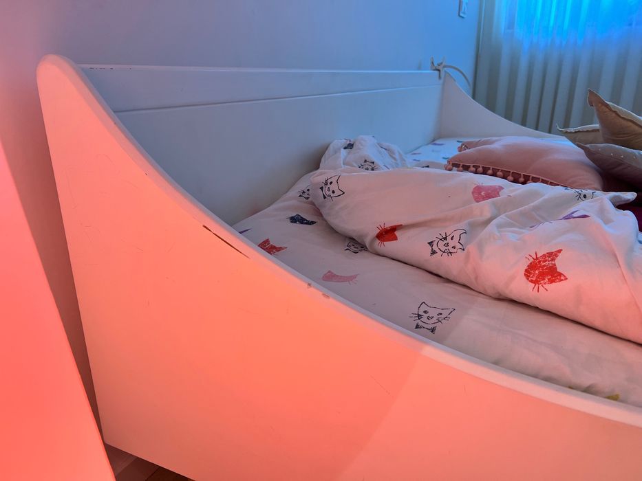 Cama de criança com colchão  + tapete 2x3m - SIMPLES, ELEGANTE !